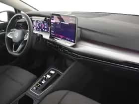 Volkswagen Golf (2025) thumbnail 6