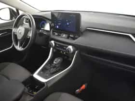 Toyota RAV4 (2023) thumbnail 6