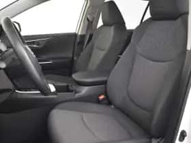 Toyota RAV4 (2023) thumbnail 7
