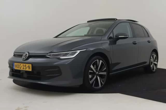 Volkswagen Golf (2025) thumbnail 1