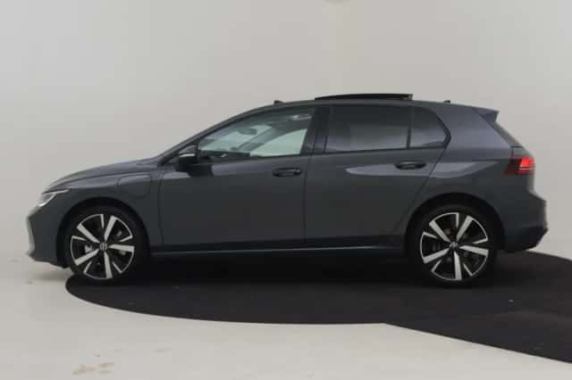 Volkswagen Golf (2025) thumbnail 3