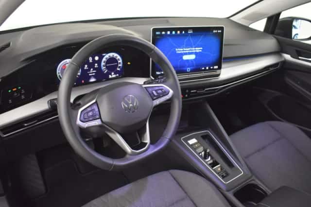 Volkswagen Golf (2025) thumbnail 4