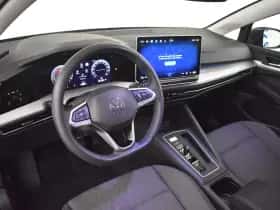 Volkswagen Golf (2025) thumbnail 4