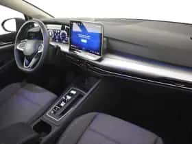 Volkswagen Golf (2025) thumbnail 6