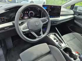 Volkswagen Golf (2025) thumbnail 2