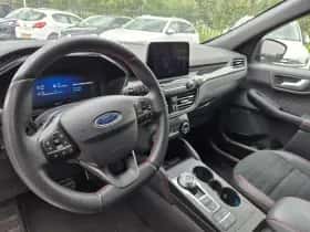 Ford Kuga (2021) thumbnail 2