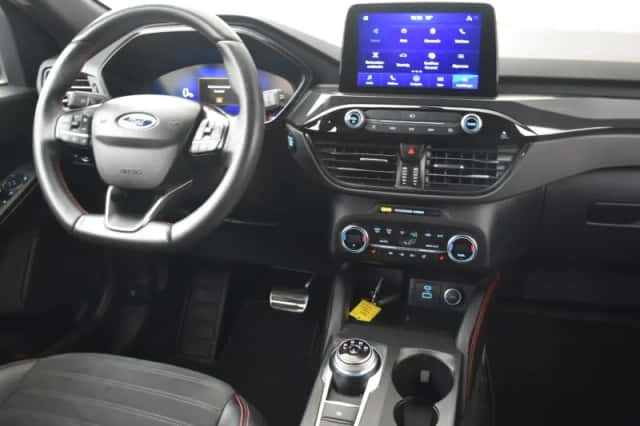 Ford Kuga (2021) thumbnail 5