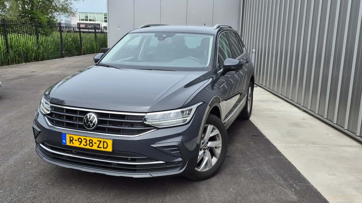 Volkswagen Tiguan (2022) — foto 1