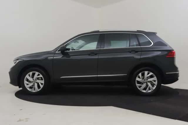 Volkswagen Tiguan (2022) thumbnail 3