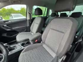 Volkswagen Tiguan (2022) thumbnail 3