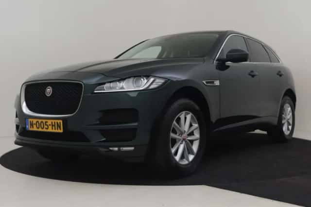 Jaguar F-Pace (2018) thumbnail 1
