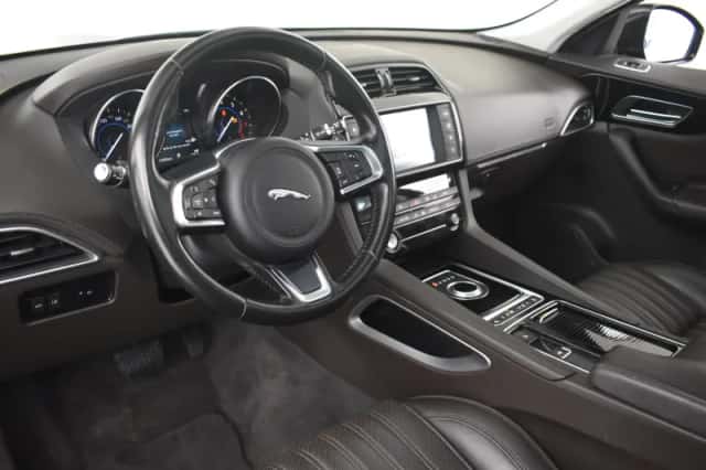 Jaguar F-Pace (2018) thumbnail 4