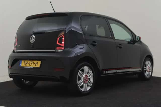 Volkswagen Up! (2018) thumbnail 2