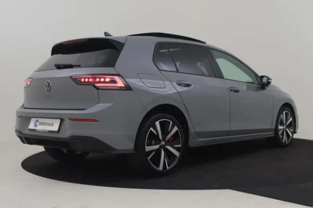 Volkswagen Golf (2025) thumbnail 2
