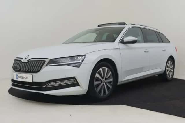 Škoda Superb (2022) thumbnail 1