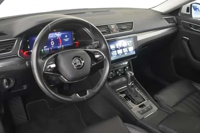 Škoda Superb (2022) thumbnail 4