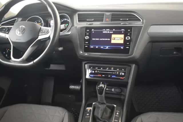 Volkswagen Tiguan (2023) thumbnail 5