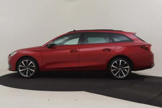 SEAT Leon Sportstourer (2023) thumbnail 3