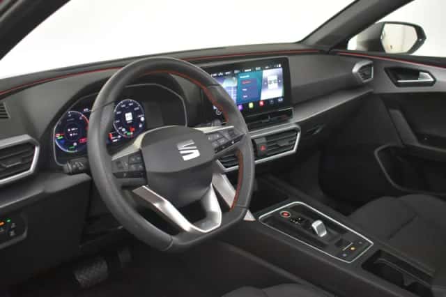 SEAT Leon Sportstourer (2023) thumbnail 5