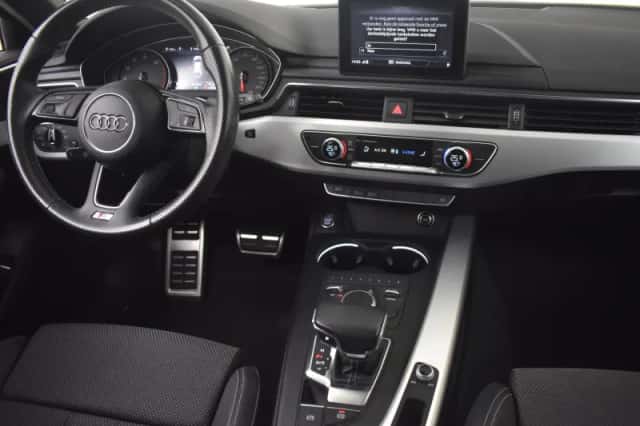 Audi A4 (2017) thumbnail 5