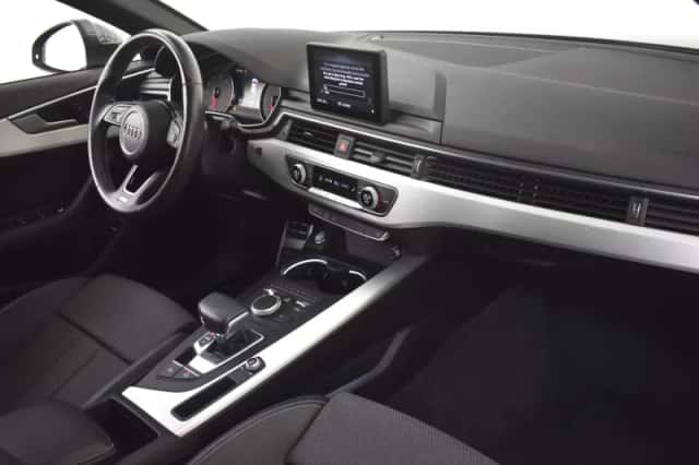 Audi A4 (2017) thumbnail 6