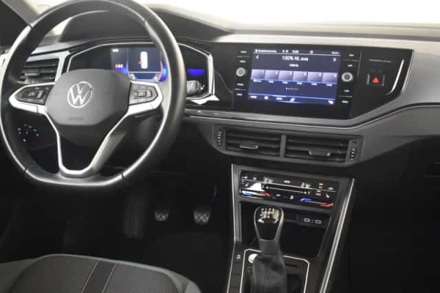 Volkswagen Polo (2022) thumbnail 5