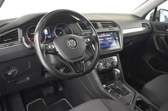 Volkswagen Tiguan (2021) thumbnail 4
