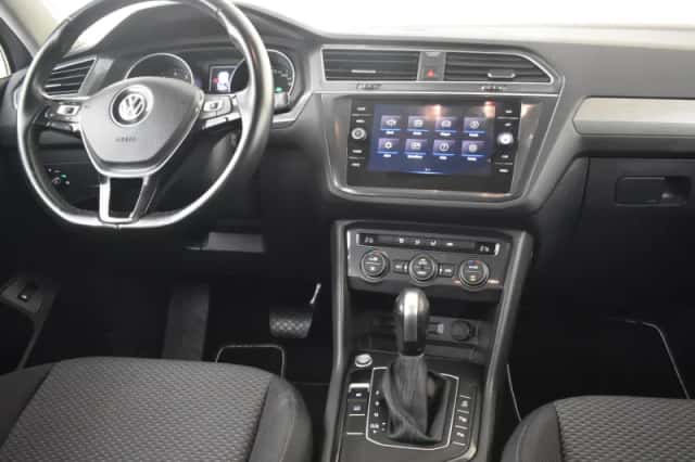 Volkswagen Tiguan (2021) thumbnail 5