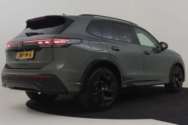 Volkswagen Tiguan (2024) thumbnail 2