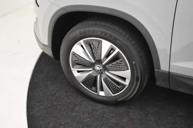 Škoda Karoq (2023) thumbnail 4