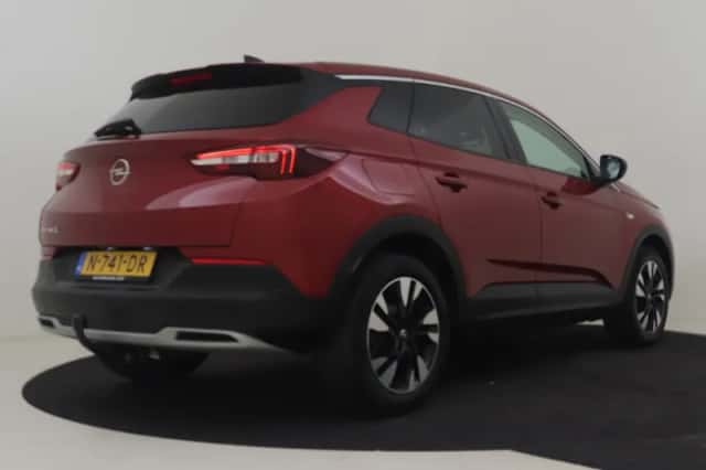Opel Grandland X (2021) thumbnail 2
