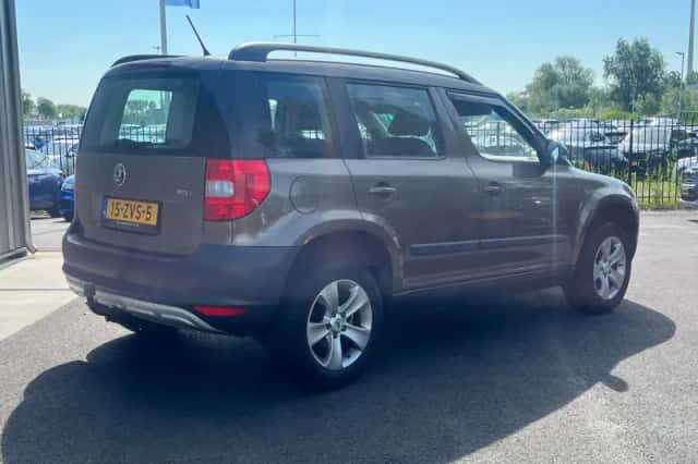 Škoda Yeti (2013) thumbnail 3