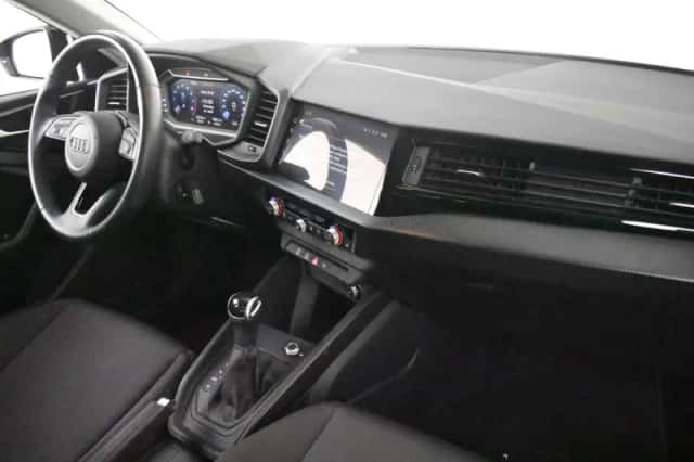 Audi A1 (2023) thumbnail 6