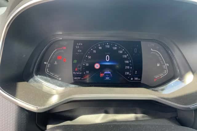 Renault Clio (2020) thumbnail 5