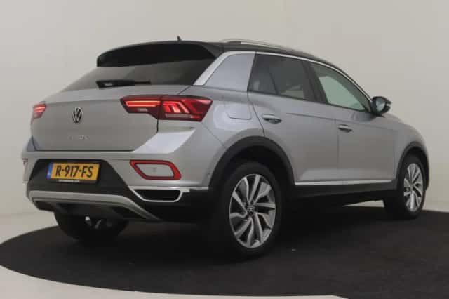 Volkswagen T-Roc (2022) thumbnail 2