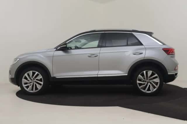 Volkswagen T-Roc (2022) thumbnail 3