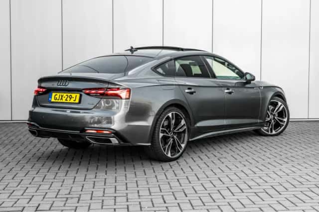 Audi A5 (2021) thumbnail 2