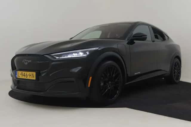 Ford Mustang Mach-E (2021) thumbnail 1