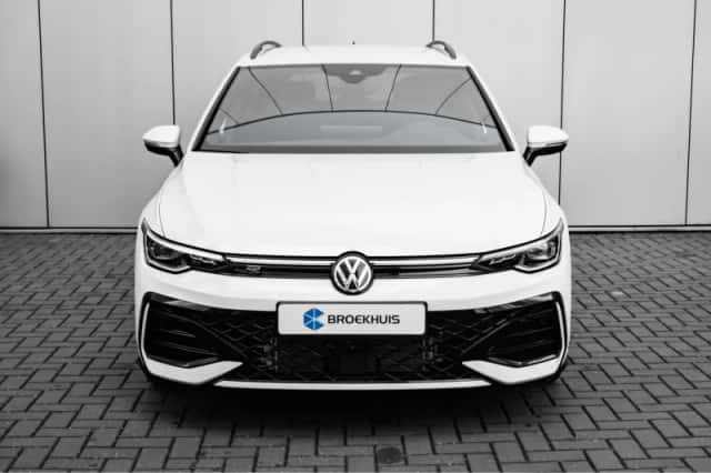Volkswagen Golf (2025) thumbnail 3