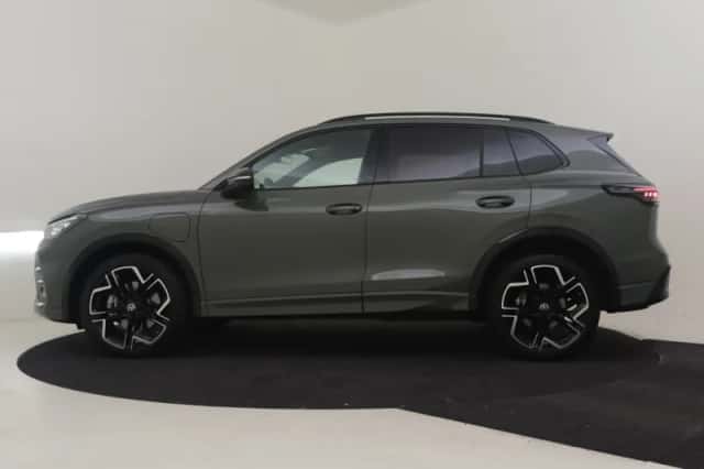 Volkswagen Tiguan (2025) thumbnail 3