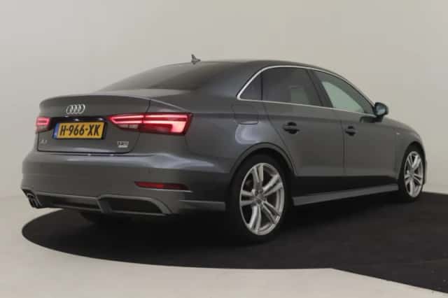 Audi A3 (2017) thumbnail 2