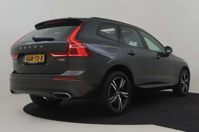 Volvo XC60 (2020) thumbnail 2