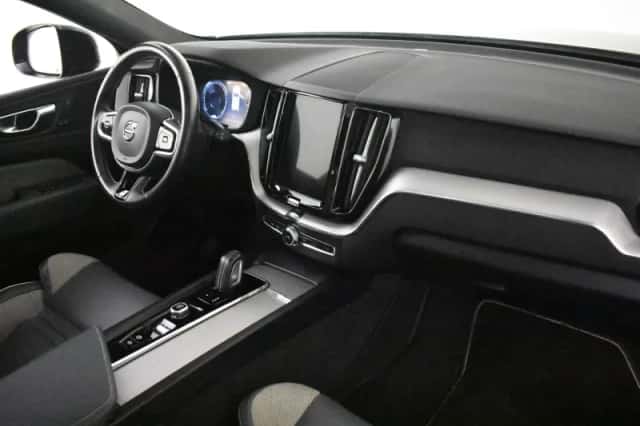 Volvo XC60 (2020) thumbnail 6