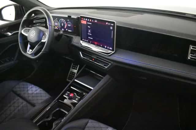 Volkswagen Tiguan (2025) thumbnail 5