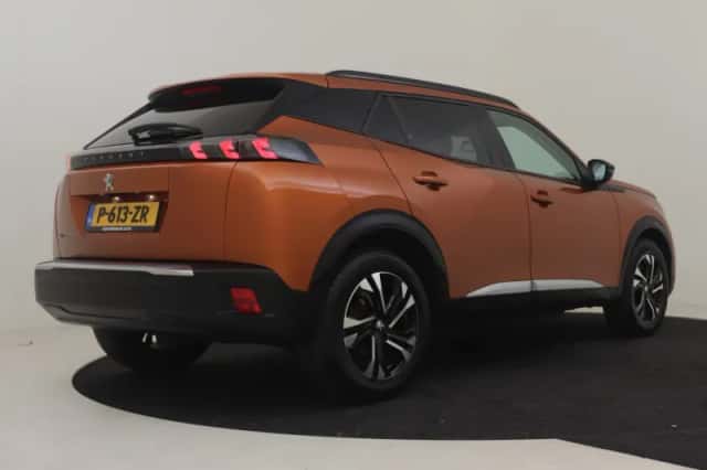 Peugeot e-2008 (2022) thumbnail 2