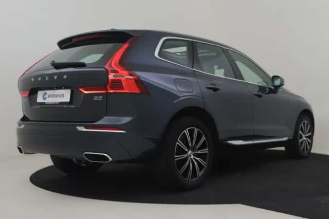 Volvo XC60 (2021) thumbnail 2