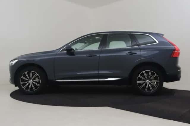 Volvo XC60 (2021) thumbnail 3