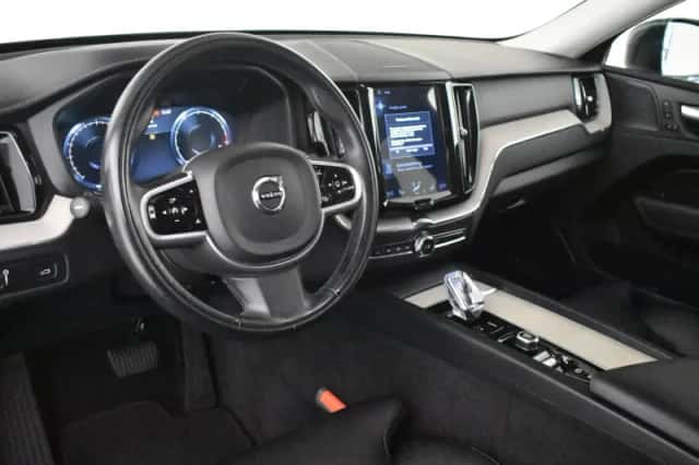 Volvo XC60 (2021) thumbnail 4