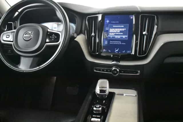 Volvo XC60 (2021) thumbnail 5