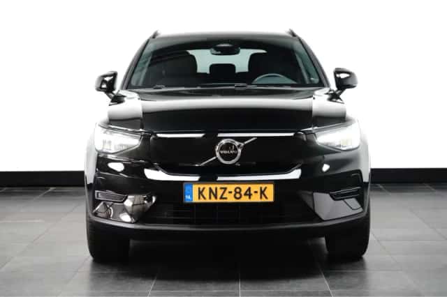 Volvo XC40 (2023) thumbnail 2